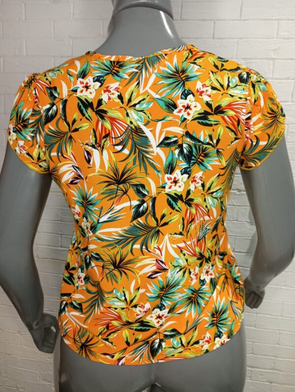 Blusinha estampada Floral Tamanho .M - Image 3