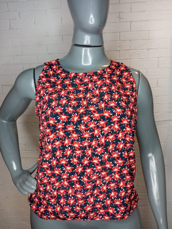 Blusinha floral vermelha e azul  G