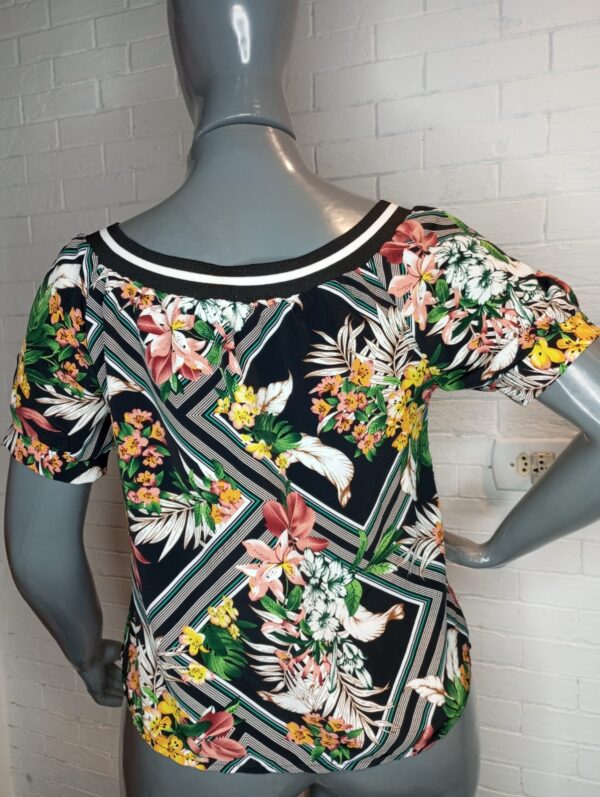 Blusinha estampa floral Tamanho GG - Image 2