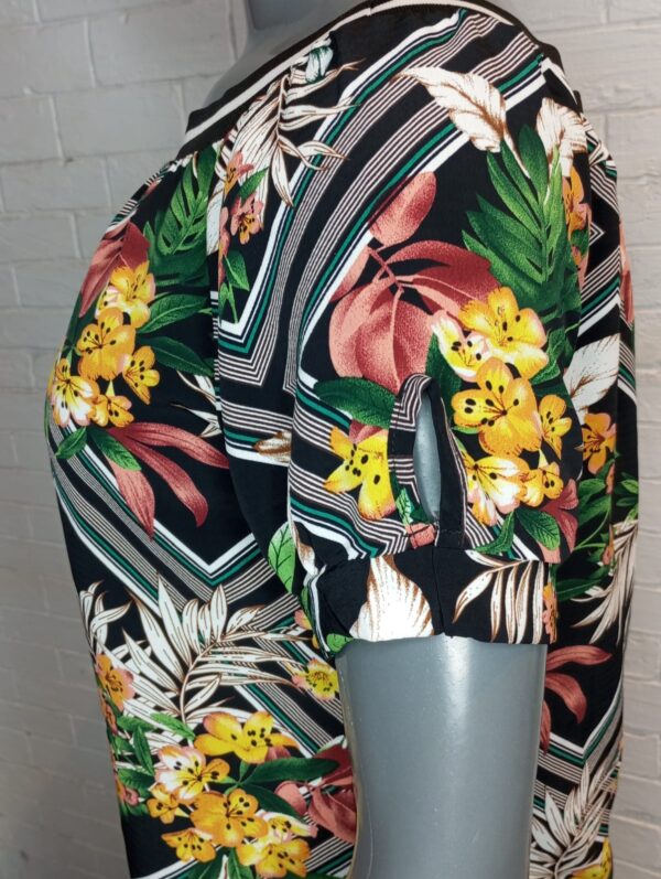 Blusinha estampa floral Tamanho GG - Image 3