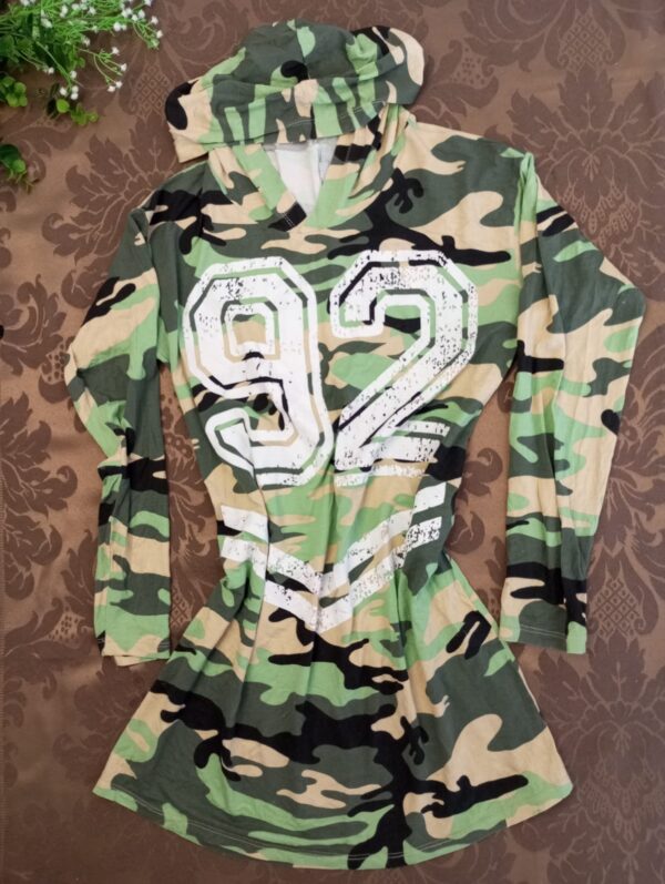 Vestidinho estampa Militar com Capuz   P