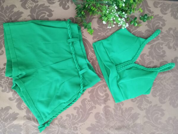 Conjunto Cropete e shorts verde   P - Image 3