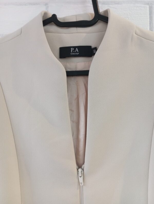 Blazer luxuoso e Estiloso Tamanho 40 - Image 3